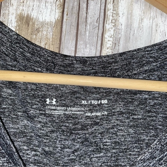 Under Armor Heather Grey Loose Tee - Picture 5 of 5